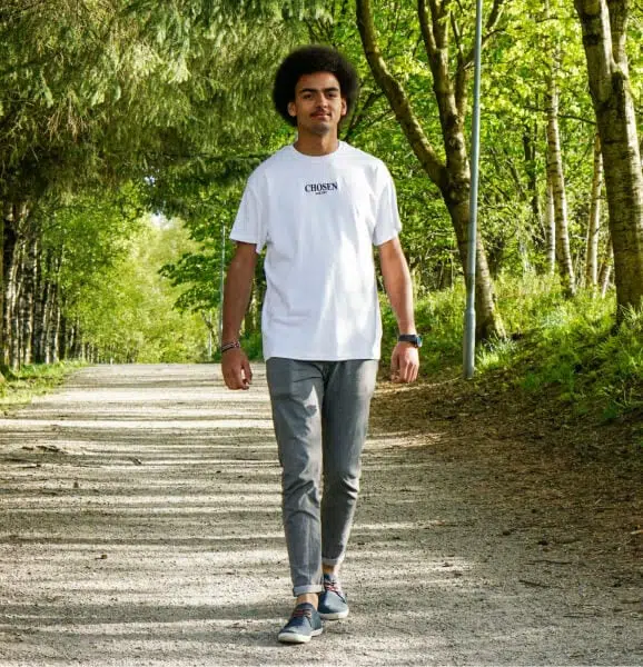 How to hide fungal toenails